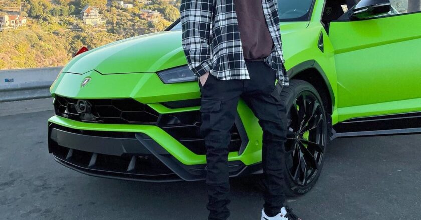 Rising Singer and Musician Blake becomes a Major Hit